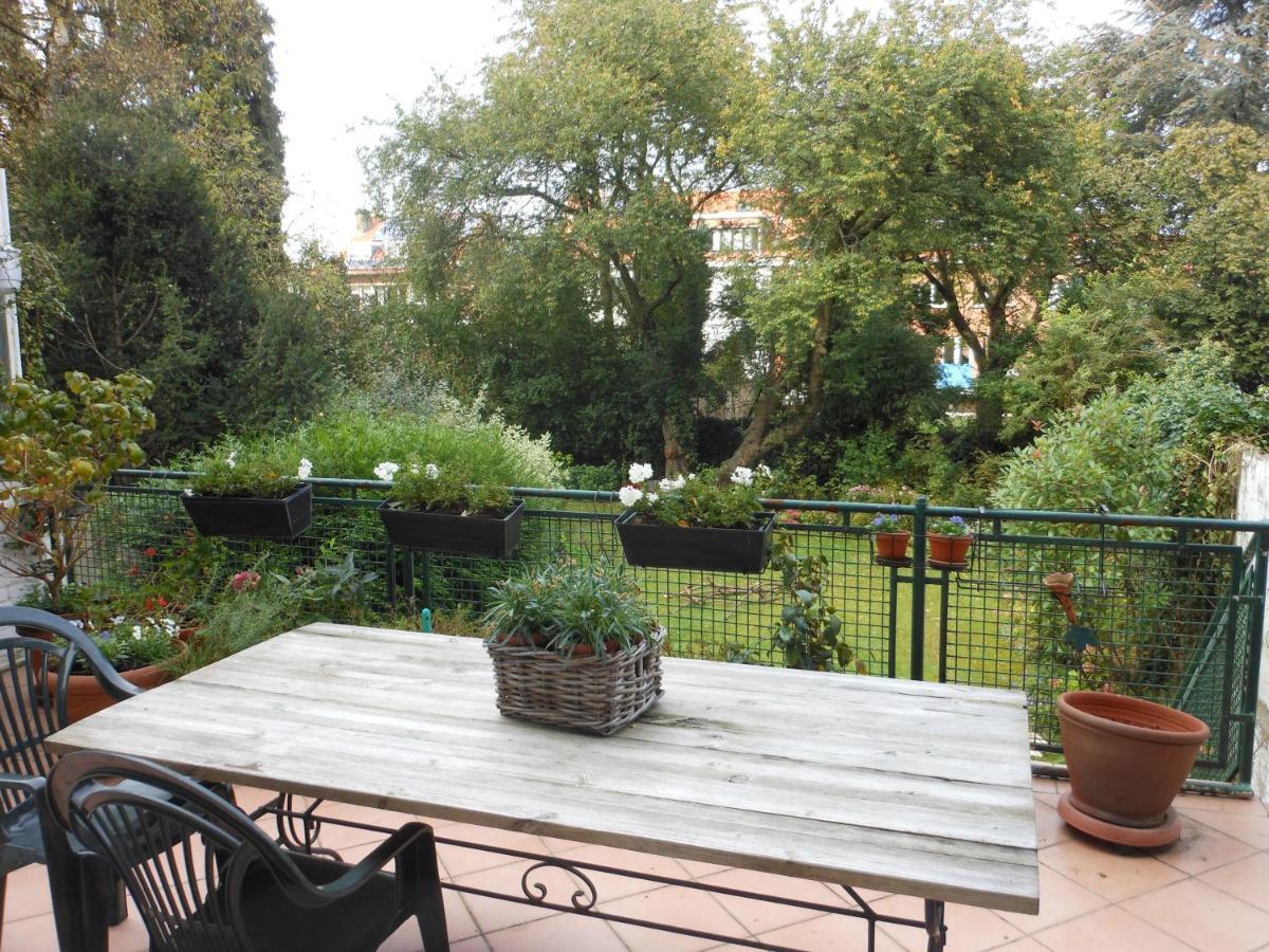 B&B Capitaine Piret Woluwe-Saint-Lambert Oda fotoğraf